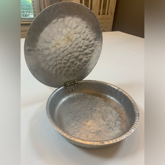 Vtg Hand Forged Wrought Aluminum Silent Butler Crumb Catcher Floral Scrollwork - Picture 5 of 7